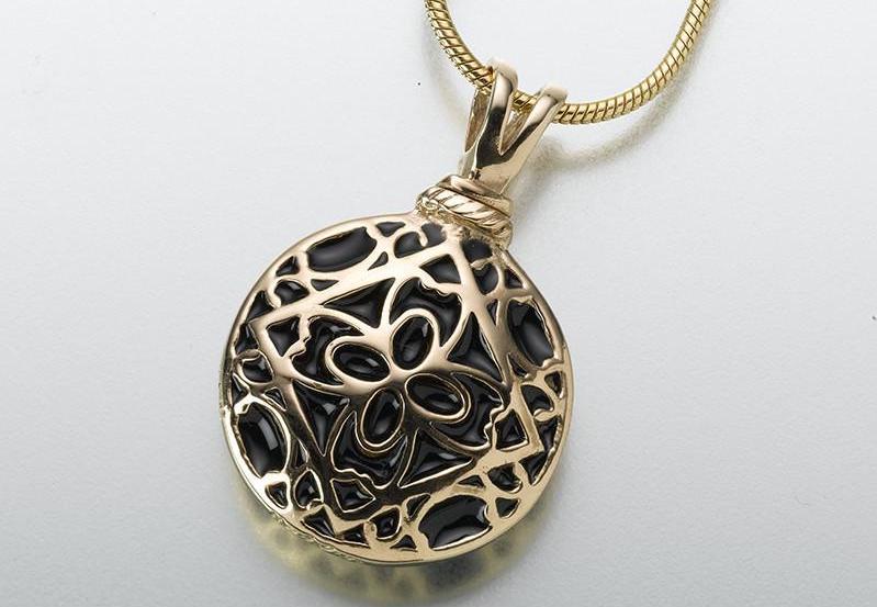 Cremation Jewelry: Carrying A Loved One Close